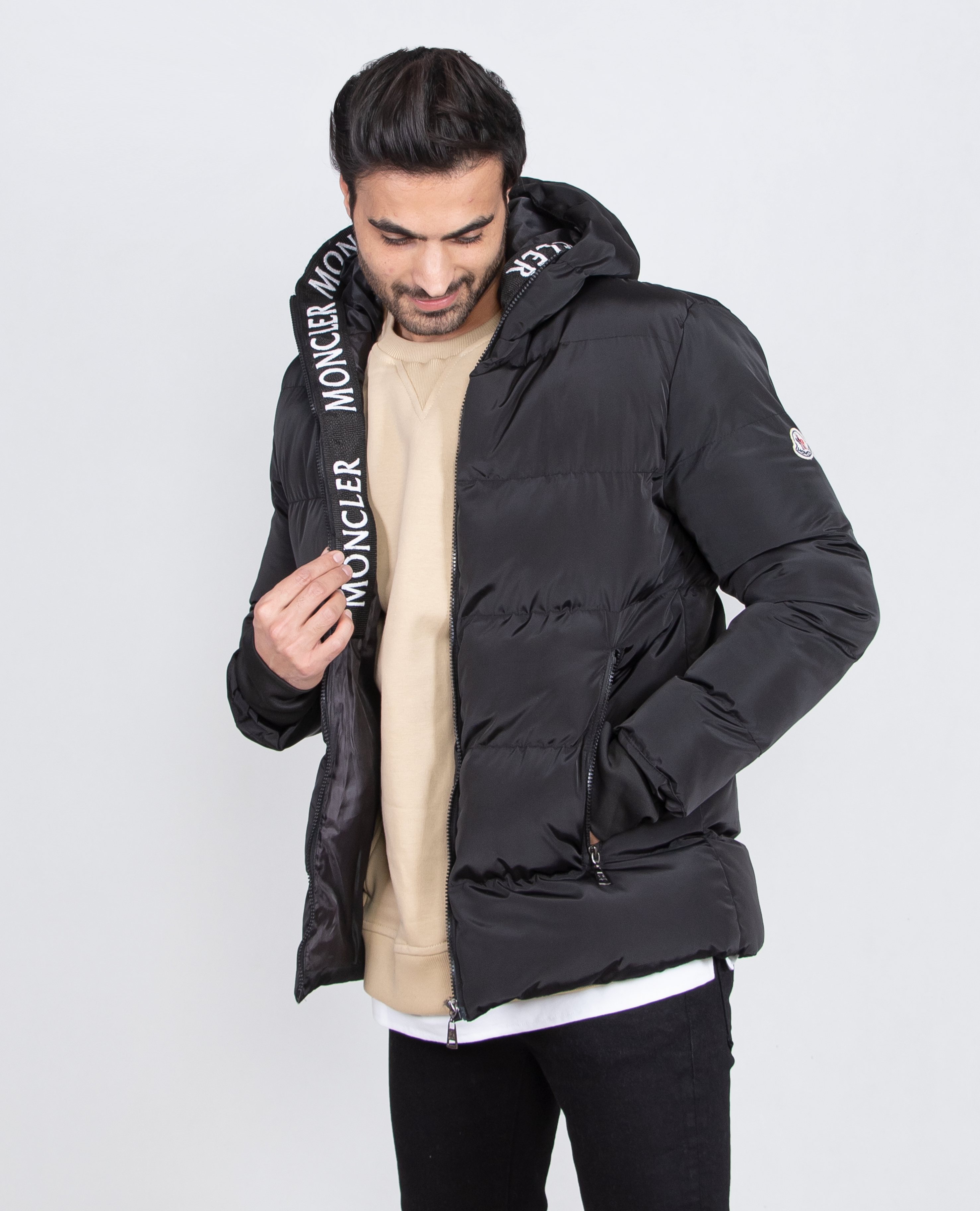 کاپشن بادی Moncler