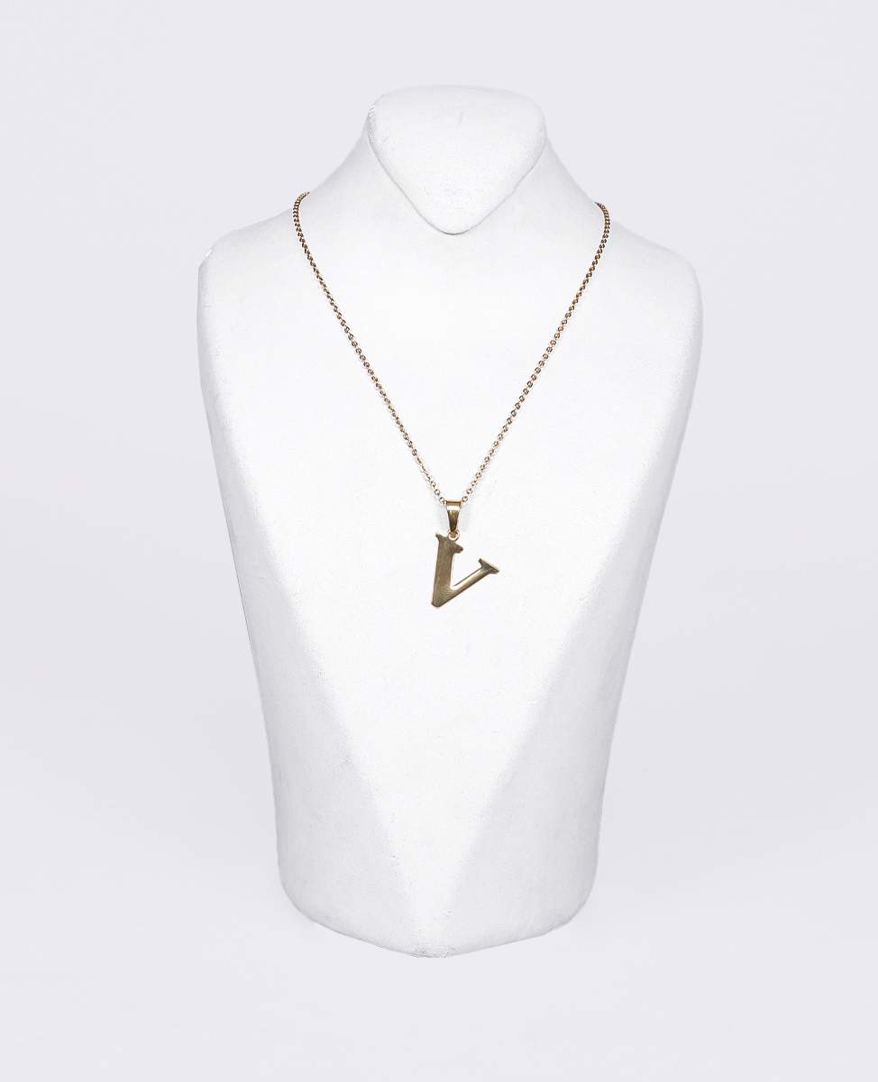 گردنبند حروف V